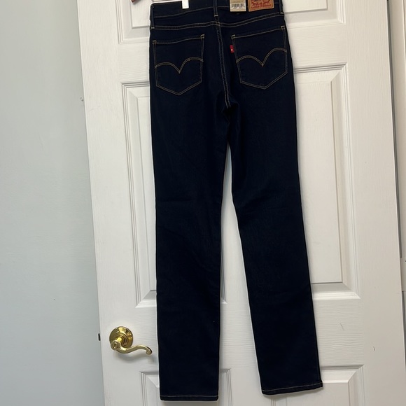 724 Levi’s High Rise Slim Straight Jeans - Picture 9 of 11
